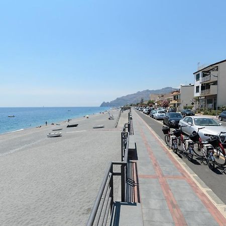 Marina D'Agrò Residence Santa Teresa Di Riva Exterior foto
