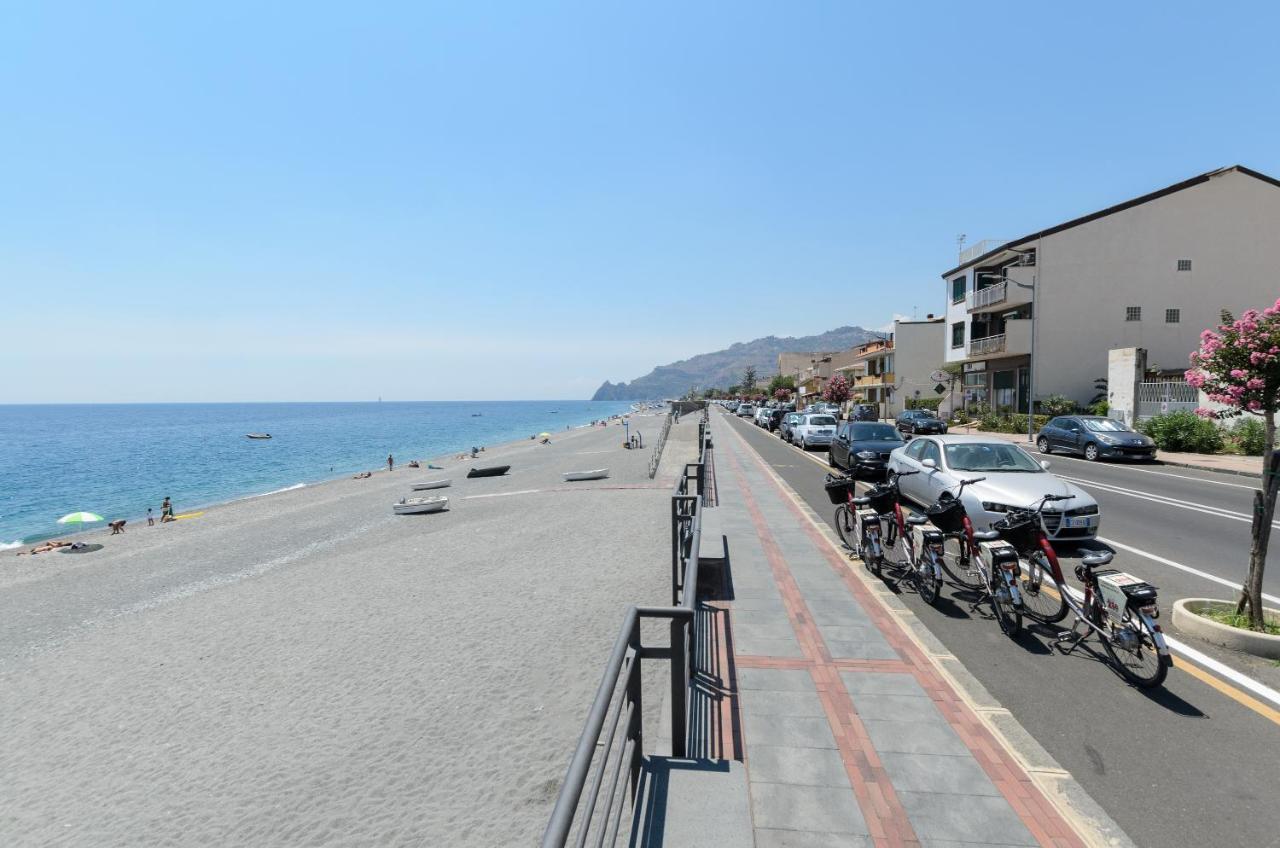 Marina D'Agrò Residence Santa Teresa Di Riva Exterior foto