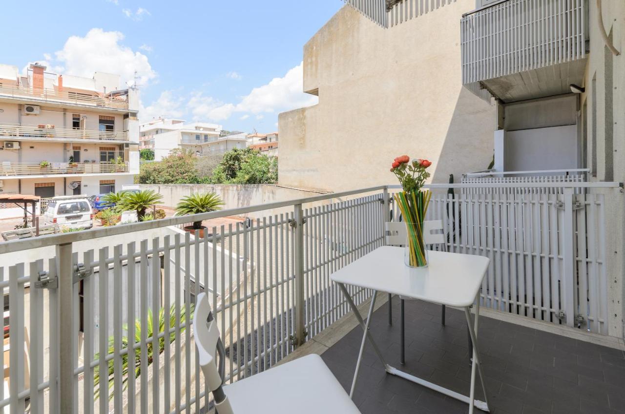 Marina D'Agrò Residence Santa Teresa Di Riva Exterior foto